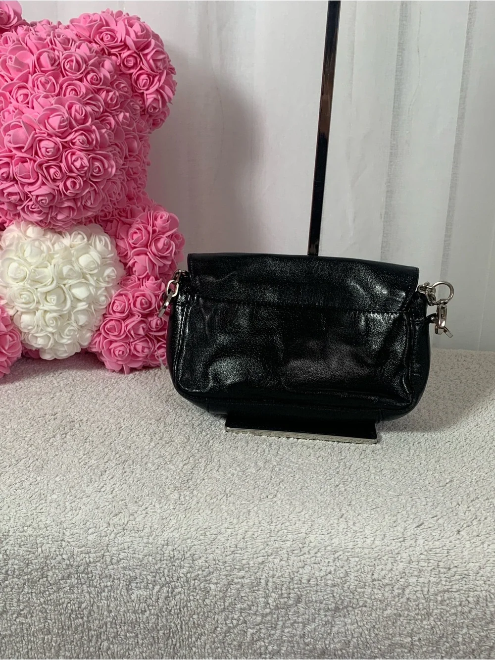 GUC Tory Burch Thea Pebble Leather Flat Crossbody Bag
